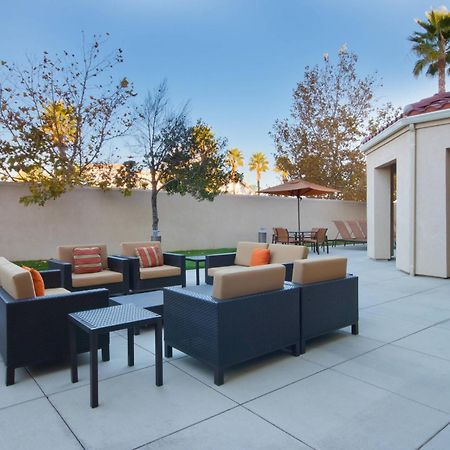 Courtyard By Marriott Palmdale Hotel Buitenkant foto