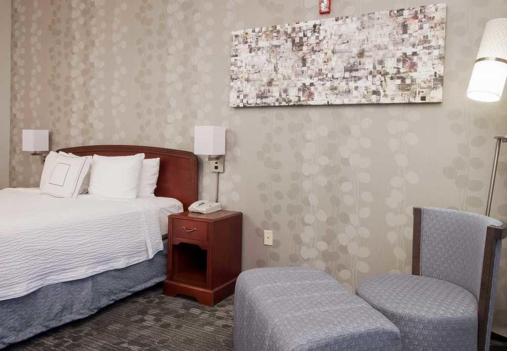 Courtyard By Marriott Palmdale Hotel Buitenkant foto
