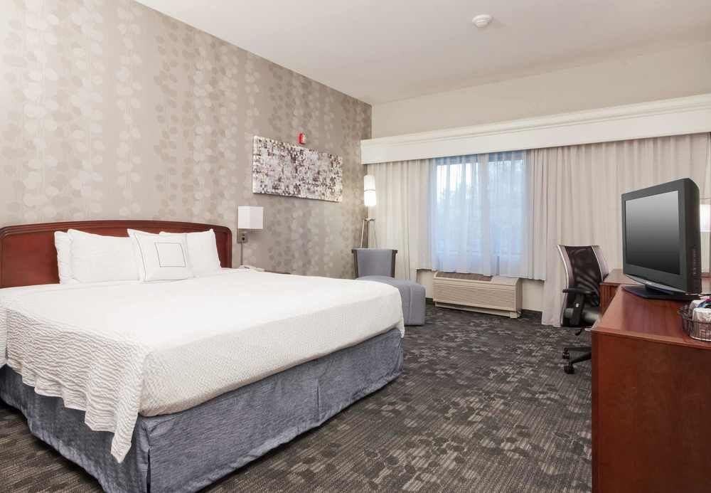 Courtyard By Marriott Palmdale Hotel Buitenkant foto