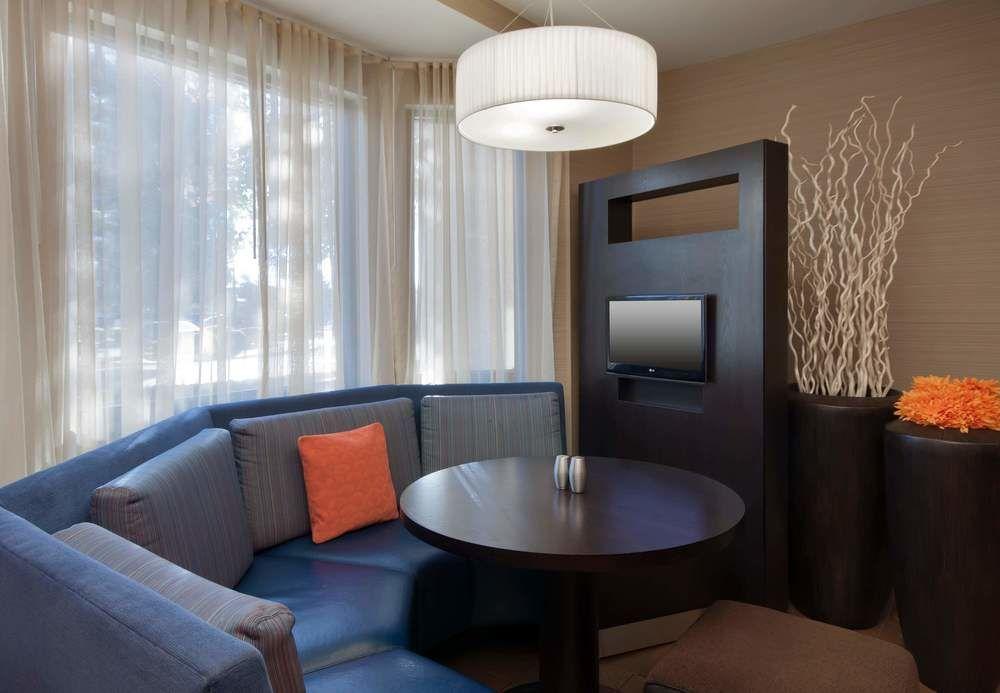 Courtyard By Marriott Palmdale Hotel Buitenkant foto