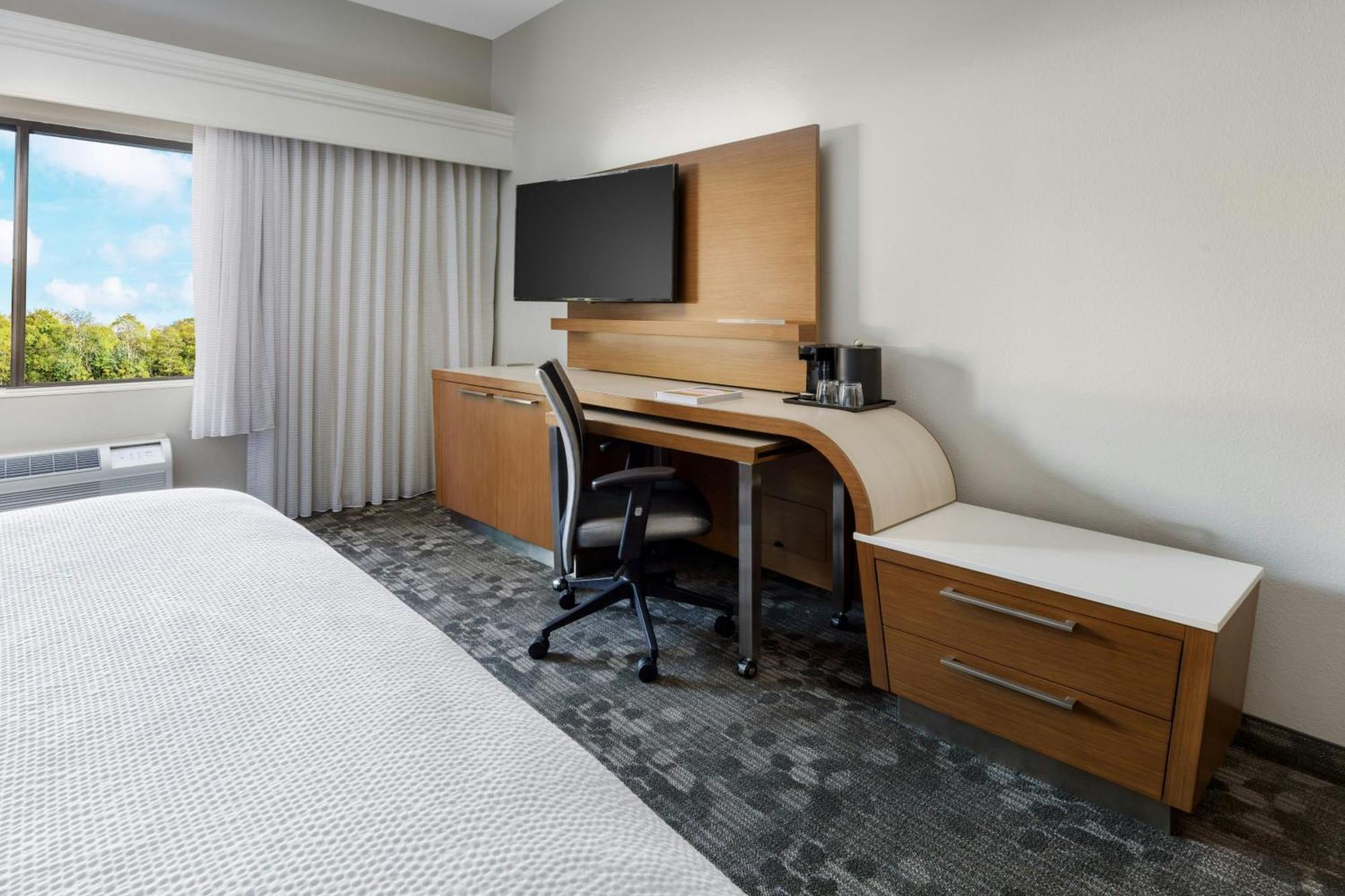 Courtyard By Marriott Palmdale Hotel Buitenkant foto
