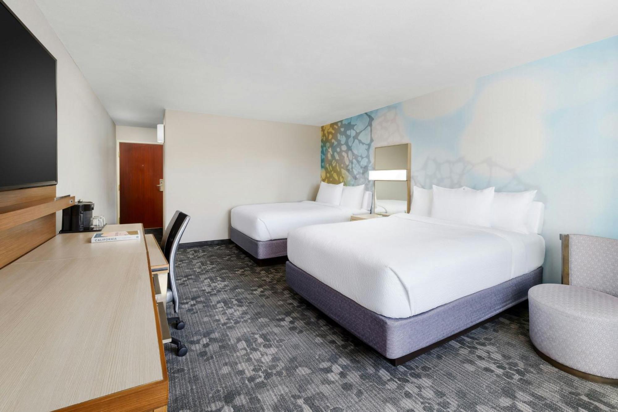 Courtyard By Marriott Palmdale Hotel Buitenkant foto