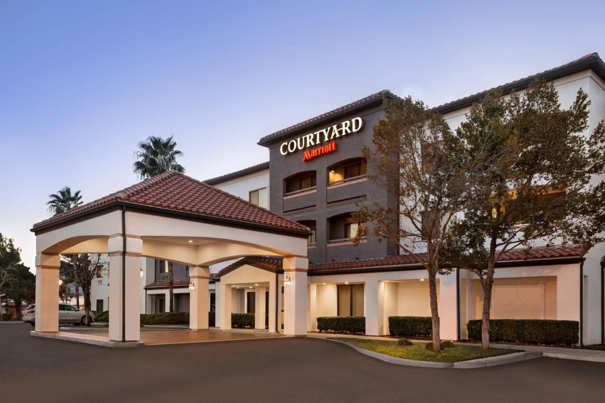 Courtyard By Marriott Palmdale Hotel Buitenkant foto