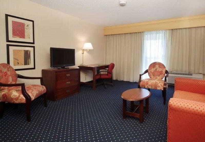 Courtyard By Marriott Palmdale Hotel Buitenkant foto